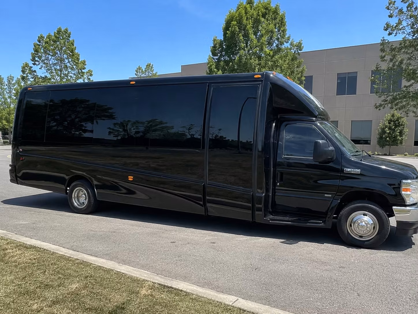 prom night party buses in moreno valley are ready for your group